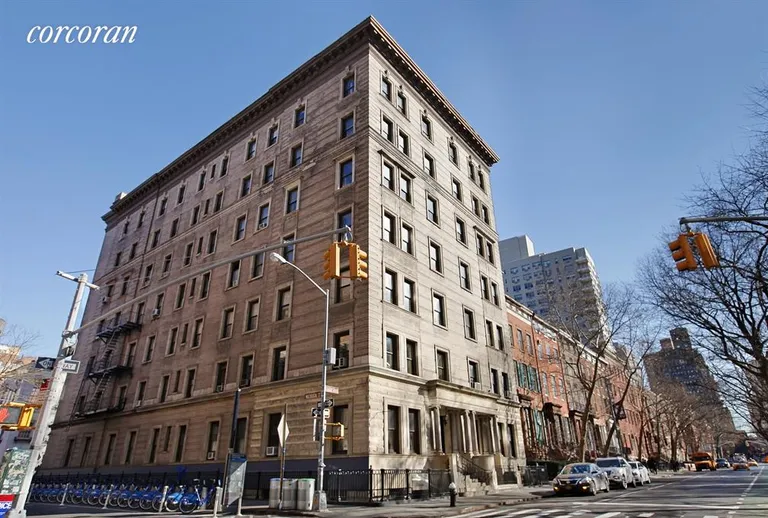 New York City Real Estate | View 27 Washington Square North, 2D | Front View | View 7