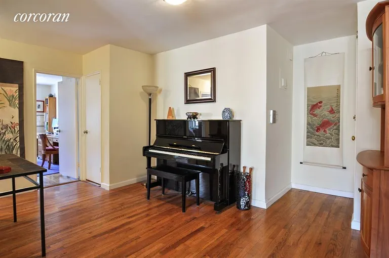 New York City Real Estate | View 340 Haven Avenue, 5B | Foyer | View 3