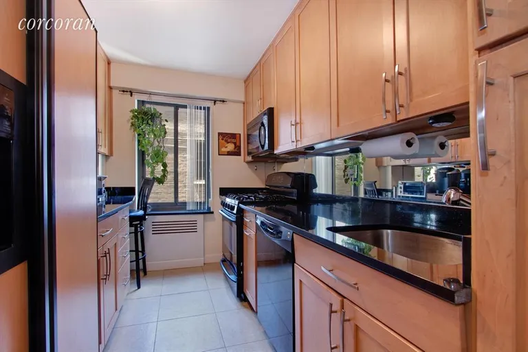 New York City Real Estate | View 10 East End Avenue, 9D | Kitchen | View 2