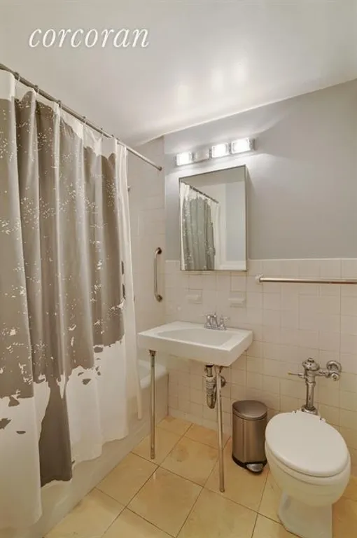 New York City Real Estate | View 200 East 57th Street, 3C | Bathroom | View 7
