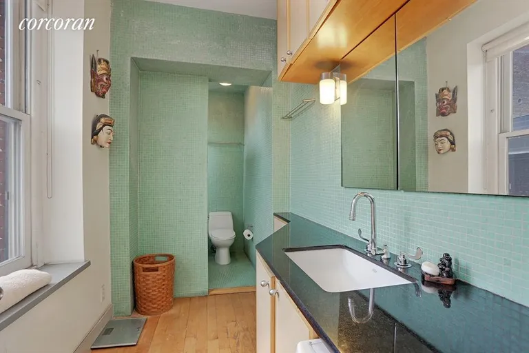 New York City Real Estate | View 799 Greenwich Street, 5S | Bathroom | View 5