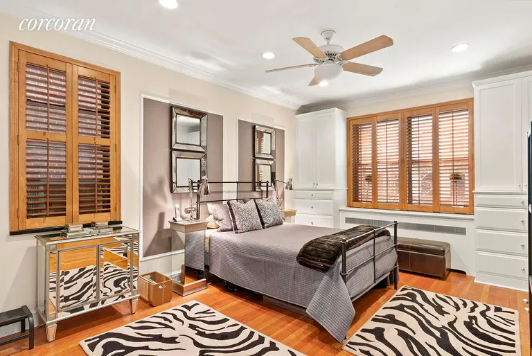 New York City Real Estate | View 349 East 49th Street, 4P | Spacious Bedroom | View 4