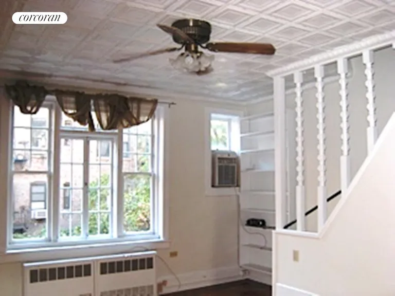 New York City Real Estate | View 11 Hunts Lane, upper | 2 Beds, 1 Bath | View 1