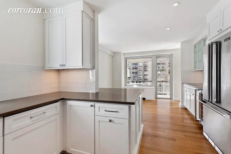 New York City Real Estate | View 200 East 66th Street, D10-02 | Breakfast Room | View 2