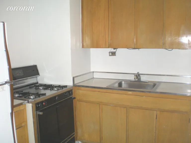 New York City Real Estate | View 305 East 40th Street, 16H | 16H-Kitchen | View 4