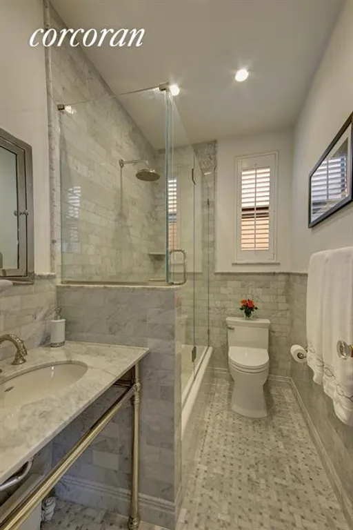 New York City Real Estate | View 215 West 90th Street, 14G | Bathroom | View 6