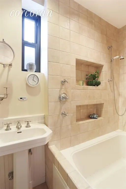 New York City Real Estate | View 71 Cranberry Street, 3 | Bathroom | View 6