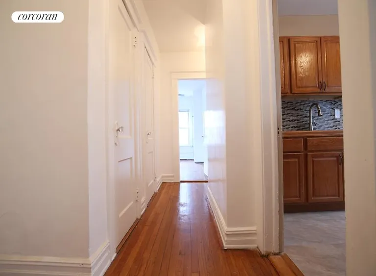 New York City Real Estate | View 3993 Carpenter Avenue, 2 | Hallway (in unit) | View 8