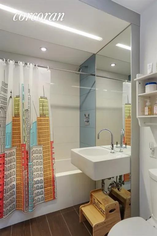 New York City Real Estate | View 2 Northside Piers, 16K | Bathroom | View 8