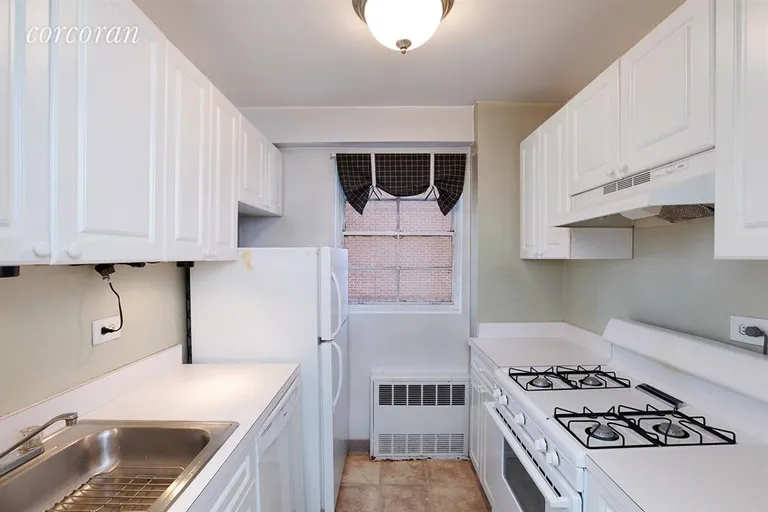 New York City Real Estate | View 201 East 83rd Street, 9F | Kitchen | View 3
