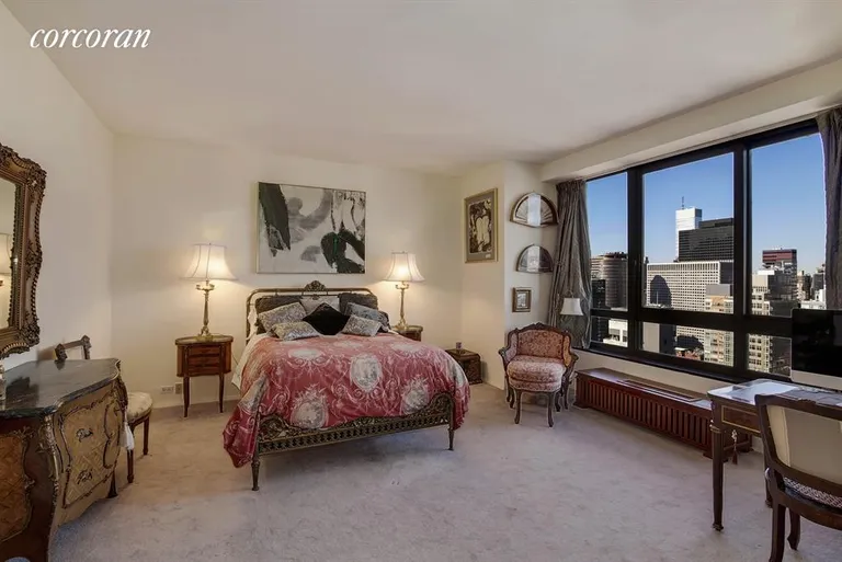 New York City Real Estate | View 100 United Nations Plaza, 42E | Extra Large Bedroom with lots of closets  | View 4