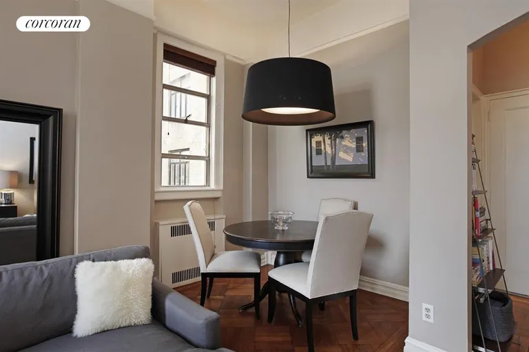 New York City Real Estate | View 11 West 81st Street, 8C | Windowed dining alcove | View 2