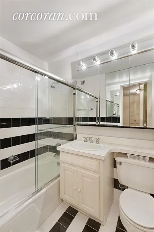 New York City Real Estate | View 444 East 75th Street, 5J | Bathroom | View 4