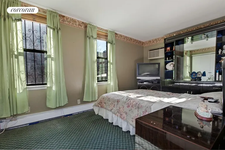 New York City Real Estate | View 258 Bedford Avenue, 2 | Master Bedroom | View 4