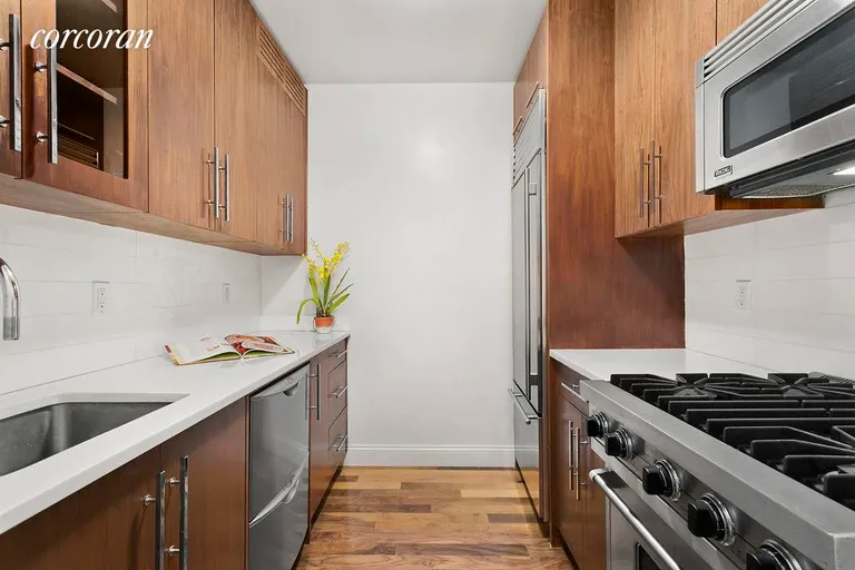 New York City Real Estate | View 88 Greenwich Street, 902 | High-end appliances and tons of storage | View 2