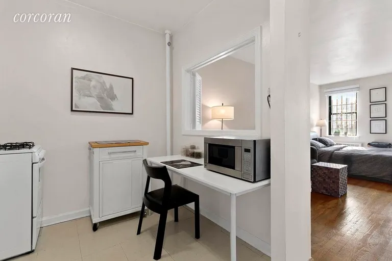 New York City Real Estate | View 416-418 East 83rd Street, 5A | Kitchen | View 3
