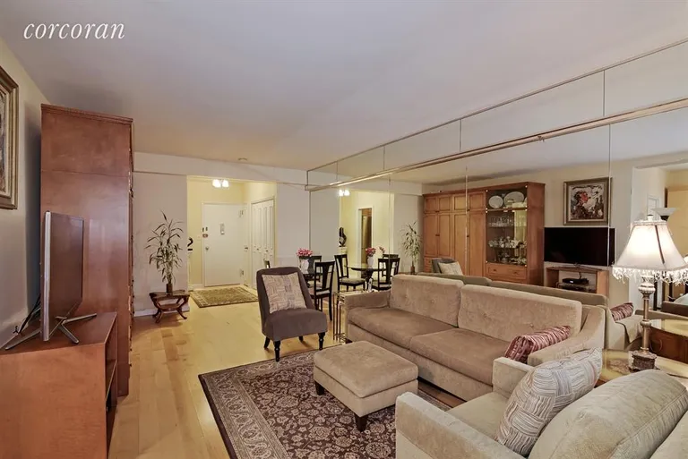New York City Real Estate | View 80 Park Avenue, 9C | Living Room | View 2