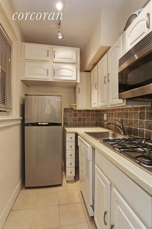 New York City Real Estate | View 304 West 75th Street, 3F | Kitchen | View 2