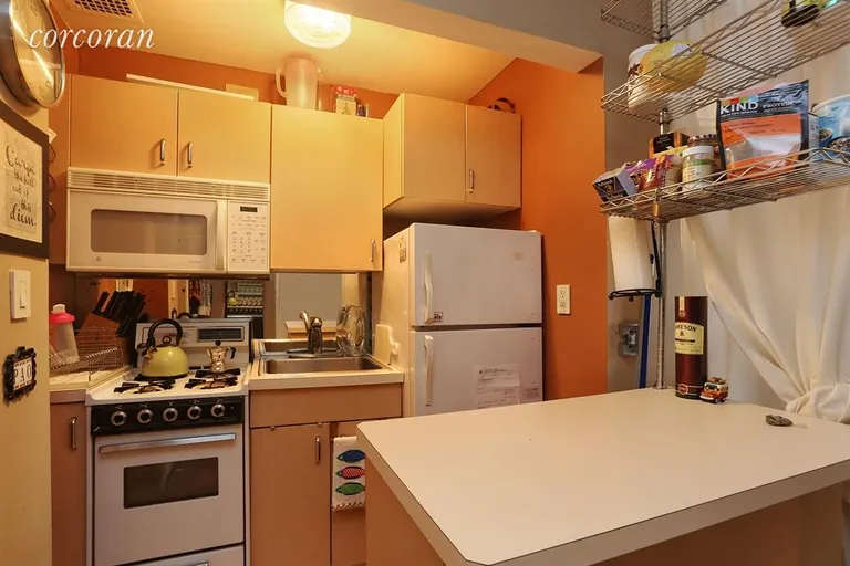 New York City Real Estate | View 425 East 78th Street, 3A | Kitchen | View 8
