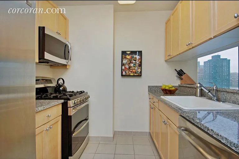 New York City Real Estate | View 1760 Second Avenue, 23C | room 2 | View 3