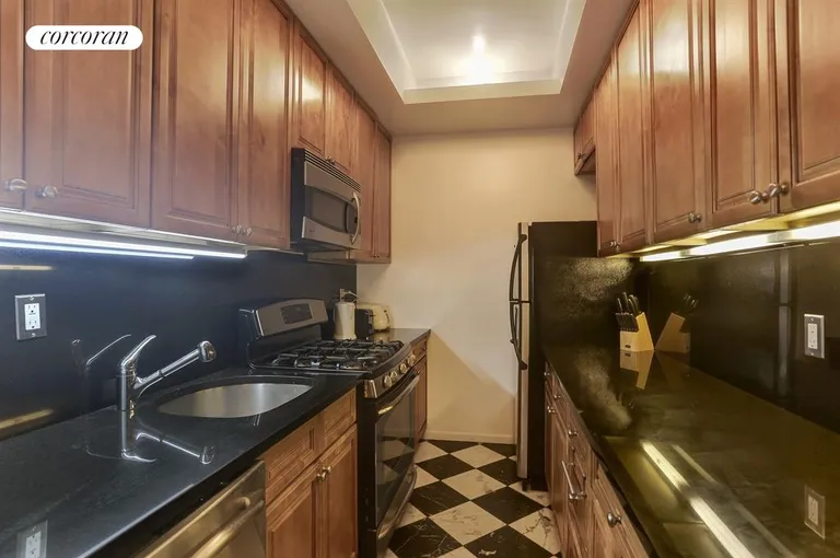 New York City Real Estate | View 23 West 68th Street, 3 | Kitchen | View 4