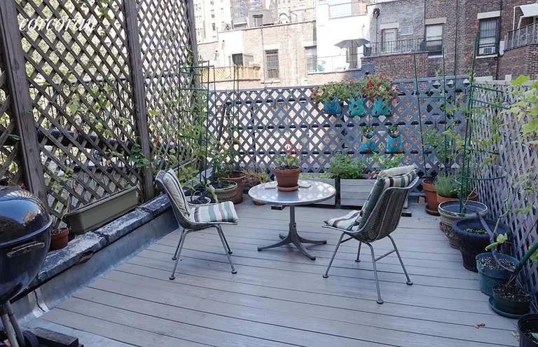 New York City Real Estate | View 309 West 100th Street, 5 | 2 Beds, 1 Bath | View 1