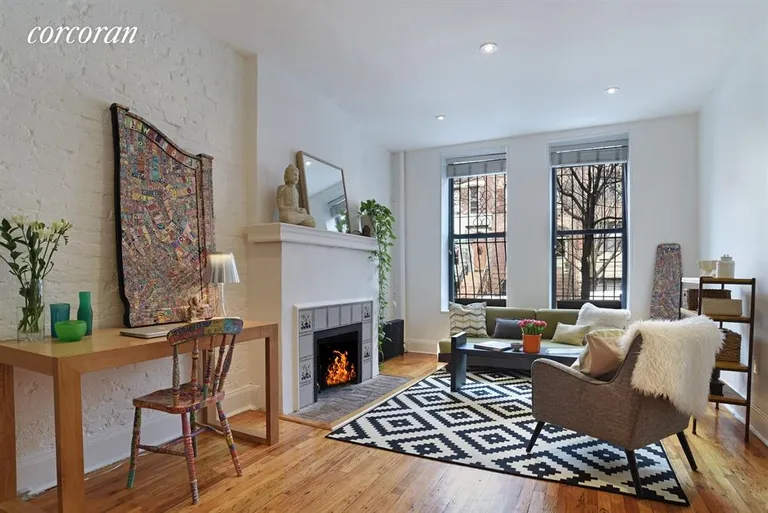 New York City Real Estate | View 654 Carroll Street, 1R | 2 Beds, 1 Bath | View 1