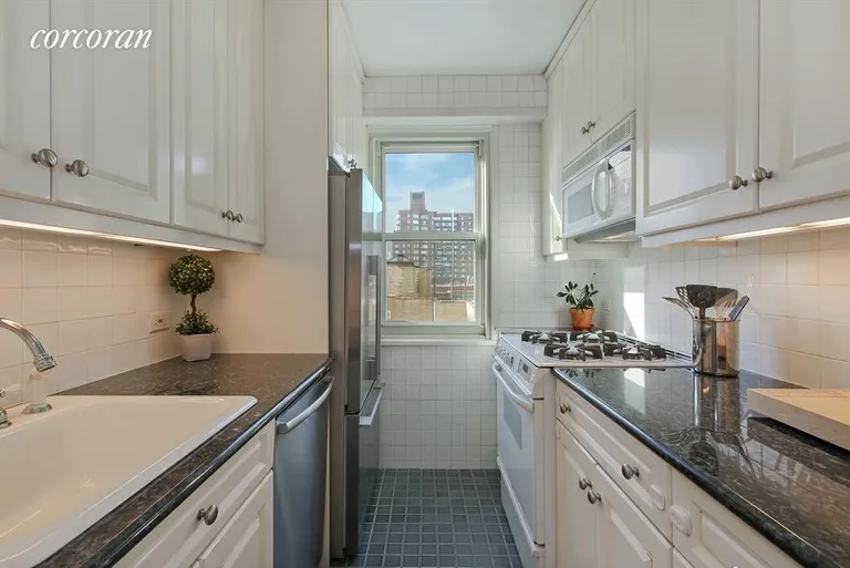 New York City Real Estate | View 101 West 12th Street, 9W | Kitchen | View 2