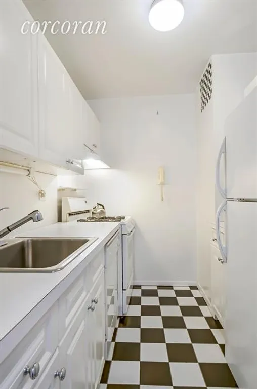 New York City Real Estate | View 165 West End Avenue, 4F | room 2 | View 3