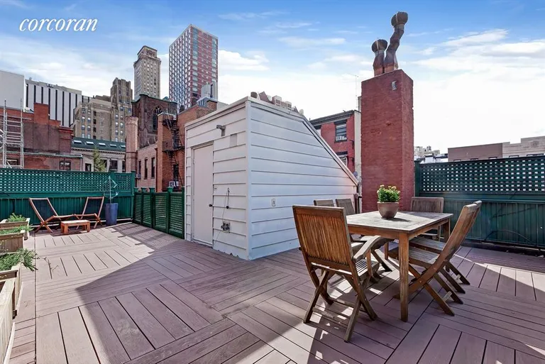 New York City Real Estate | View 114 Pierrepont Street, 8 | Huge Roodfdeck | View 3