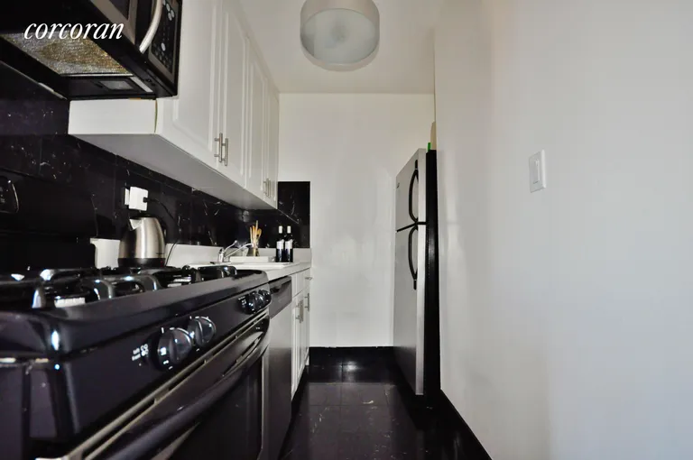 New York City Real Estate | View 1623 Third Avenue, 21B | room 7 | View 8