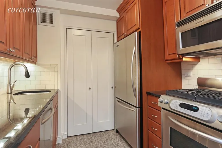 New York City Real Estate | View 170 East 87th Street, W19F | Kitchen | View 2
