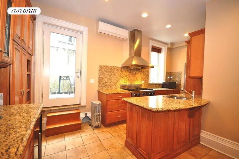 New York City Real Estate | View 18 Willoughby Avenue, 1 | room 2 | View 3