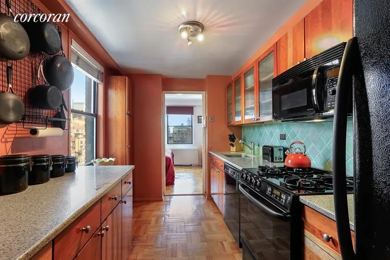 New York City Real Estate | View 201 East 21st Street, 17F | Kitchen | View 2