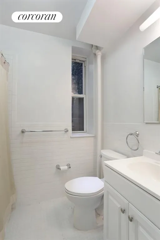 New York City Real Estate | View 78 Riverside Drive, 1b | Bathroom | View 3