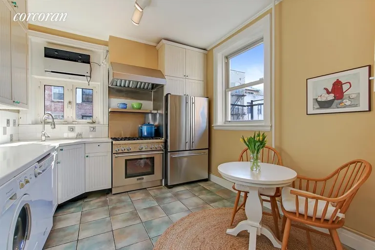 New York City Real Estate | View 25 Garden Place, 3 | Kitchen with eat-in area | View 4