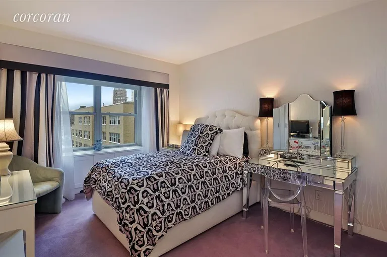 New York City Real Estate | View 370 East 76th Street, A1402 | Bedroom | View 9