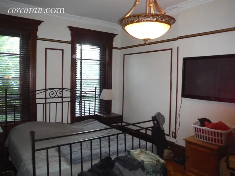 New York City Real Estate | View 420 8th Avenue, 2 | room 3 | View 4