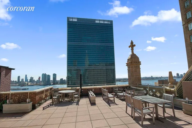 New York City Real Estate | View 333 East 43rd Street, 1016 | 5 | View 4