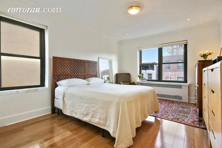 New York City Real Estate | View 425 Central Park West, 7J | Spacious corner master bedroom  | View 3