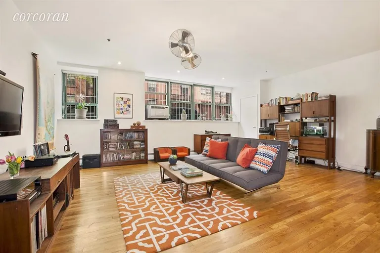 New York City Real Estate | View 372 Dekalb Avenue, 1I | Living Room | View 2