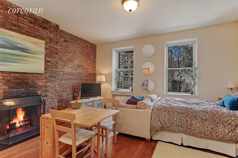 New York City Real Estate | View 158 West 94th Street, 3F | Living Room | View 9
