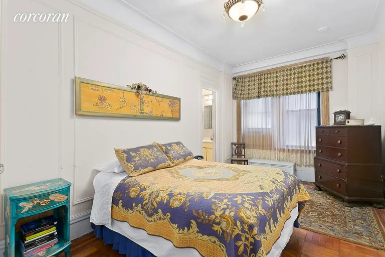 New York City Real Estate | View 200 West 54th Street, 3H | An Oversized Bedroom | View 2