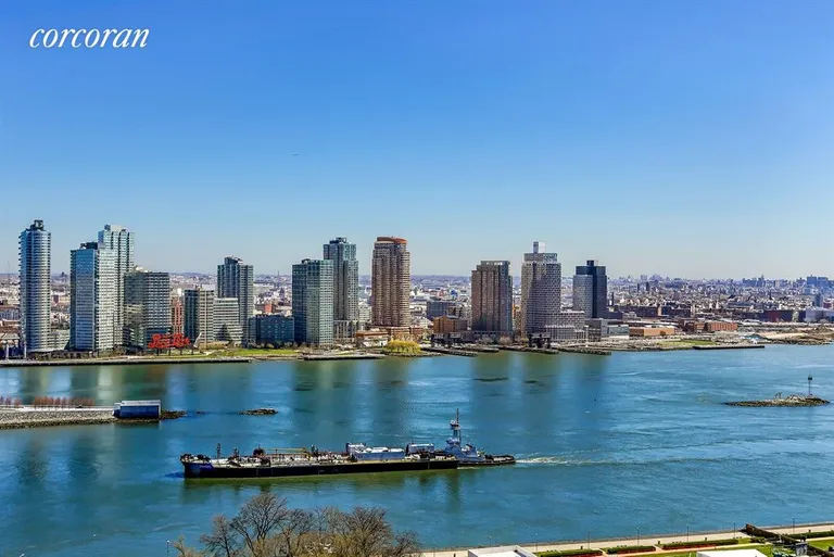 New York City Real Estate | View 100 United Nations Plaza, 28B | Beautiful East River Views | View 6