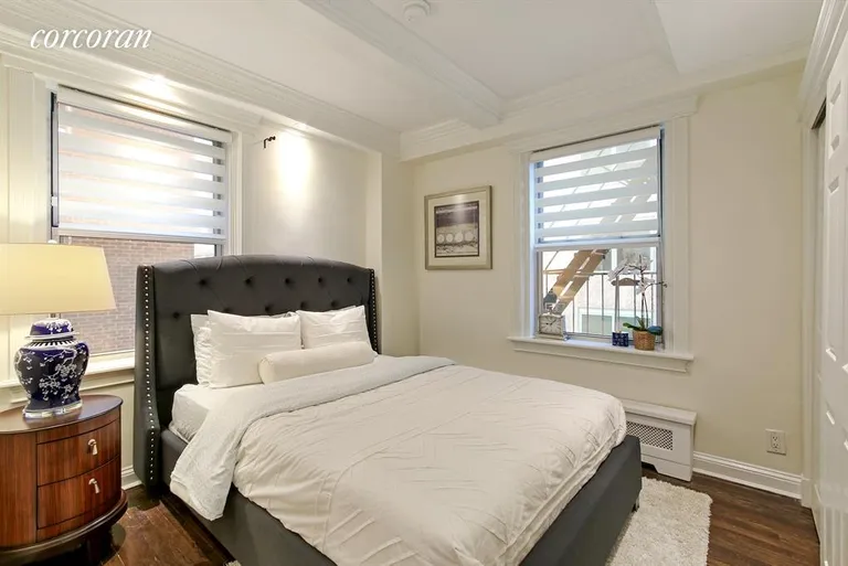 New York City Real Estate | View 333 East 43rd Street, 721 | Corner master bedroom w/ en-suit bath | View 3