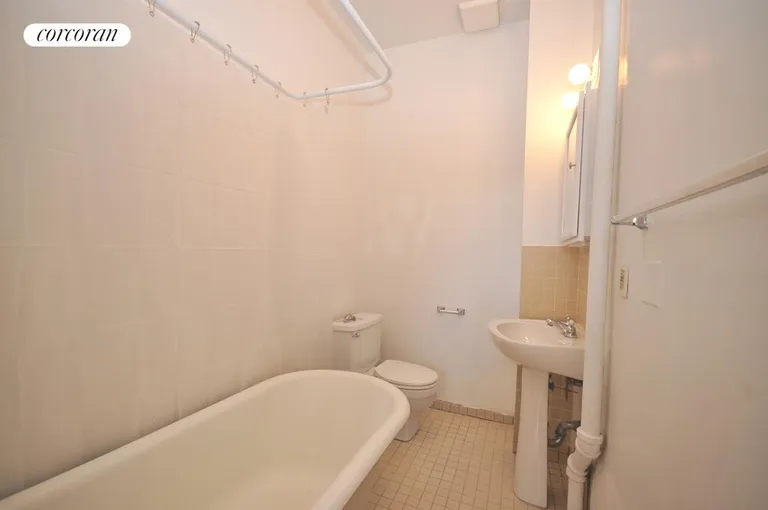 New York City Real Estate | View 142 Summit Street, 2 | room 5 | View 6