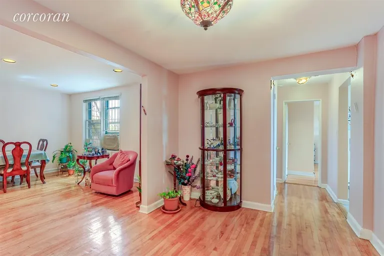 New York City Real Estate | View 1119 Ocean Parkway, 4G | Foyer | View 2