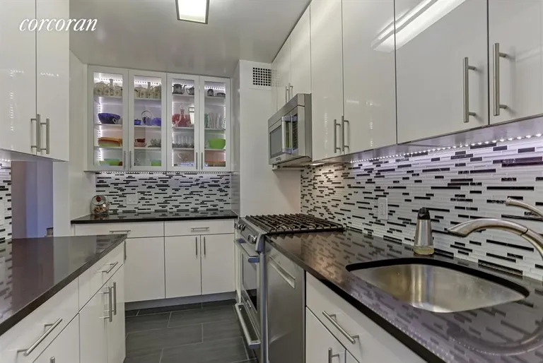 New York City Real Estate | View 140 West End Avenue, 22M | Kitchen | View 2