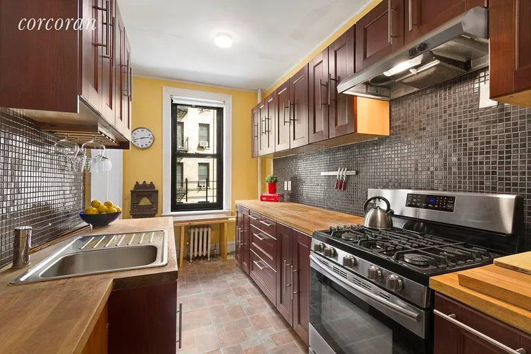 New York City Real Estate | View 345 Montgomery Street, 3P | Stylish kitchen | View 4