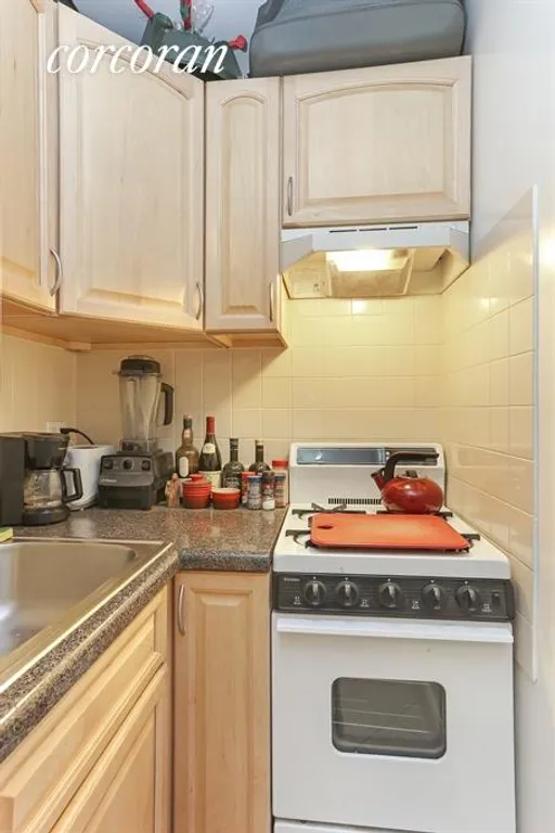 New York City Real Estate | View 30 West 71st Street, 3AB | Kitchen | View 2